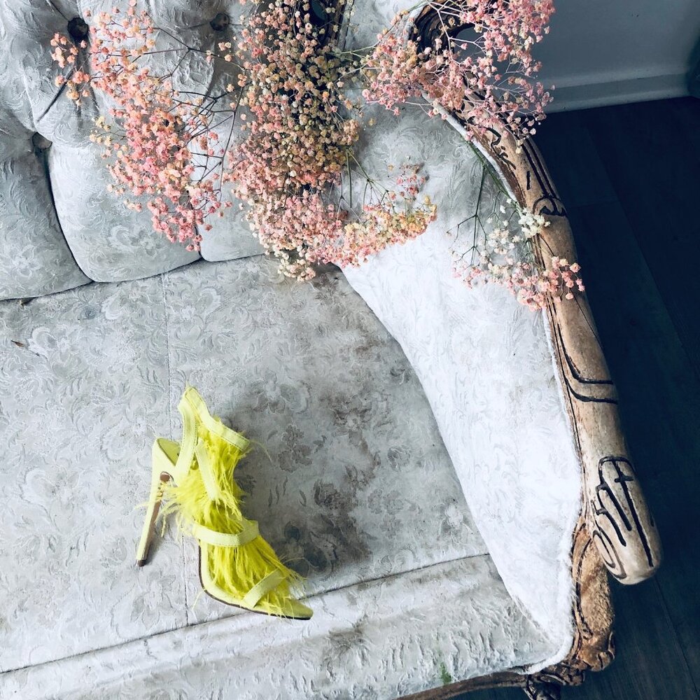 Suede electric yellow strappy feather heels - Cape Robbin - Sz 10 - Picture 2 of 9